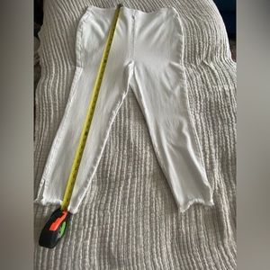 Alfani pants women’s size 12 with elasticized waistband.Stretch.Fringed hem.